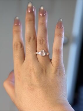 Sterling Silver white chalcedony gourd ring